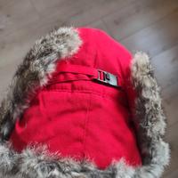 berretto rosso con vera pelliccia di coniglio 