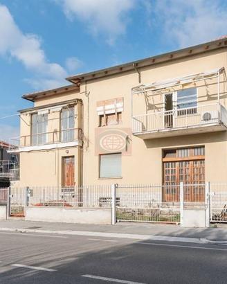 Casa indipendente di 530 m² con più di 5 locali e 