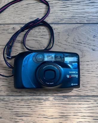 Yashica EZS zoom 70
