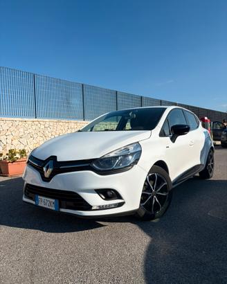 Renault Clio duel 1.5 dci