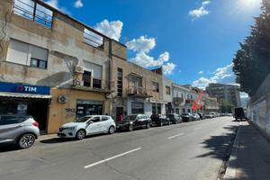 Locale com./art. in Viale Arsia, Carbonia
