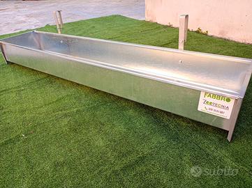 Mangiatoia per suini agnelli vitelli