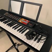Tastiera Yamaha PSR F51 con supporto