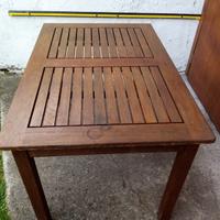 Tavolo in legno teak marchio Roda
