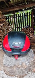 Baule moto Givi con staffa, chiave e schienale com