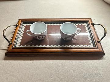 Elegante vassoio vintage in legno