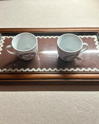 Elegante vassoio vintage in legno