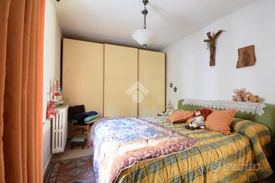 CASA SEMINDIPENDENTE A CHÂTILLON