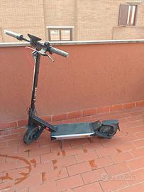 Monopattino elettrico navee s40