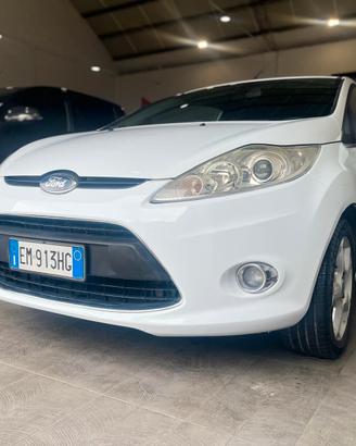 FORD FIESTA 1.2 60CV TITANIUM *UNICOPRO* *2012*