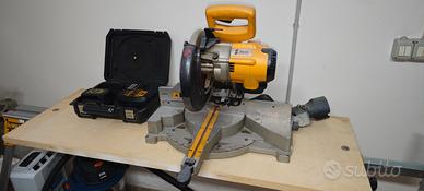 Troncatrice A batteria DEWALT DW017