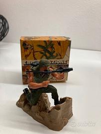 SOLDATINO MATTEL  EROI IN AZIONE LANCIAFIAMME 7356