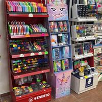 Quaderni libri e giocattoli