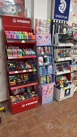 Quaderni libri e giocattoli