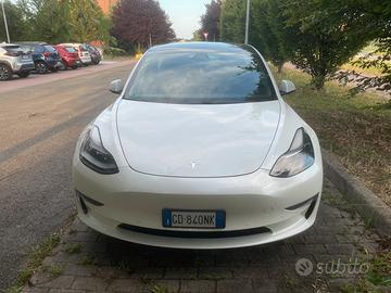 Tesla model 3 anno 2021 long range dual motor