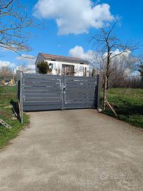 cancello battente a due ante con i senza motori