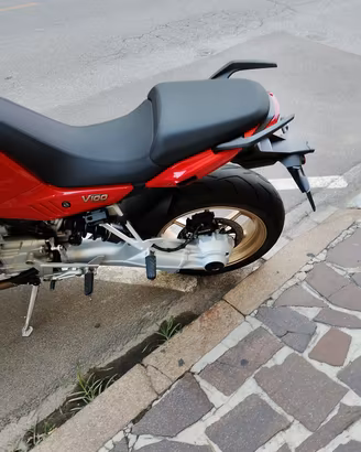 moto Guzzi V 100 Mandello