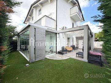 Appartamento con giardino privato