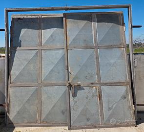 Cancello in Ferro a Due Ante con Telaio 