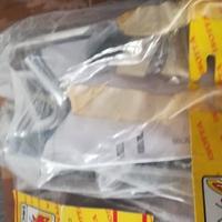 Kit attacchi per parabrezza "isotta"