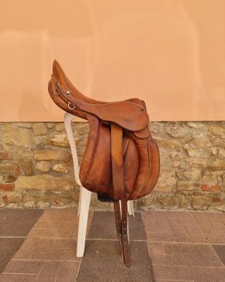 sella da cavallo in cuoio