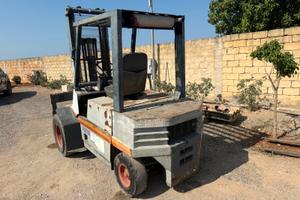 Om carrello elevatore Muletto idrostatico