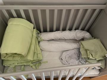 Lettino Ikea con materasso e lenzuola