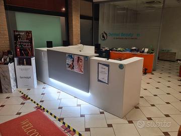 Bancone Reception Moderno con Led