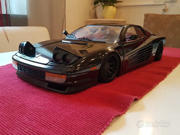 Pocher 1/8 Ferrari Testarossa nera (5) elaborata e