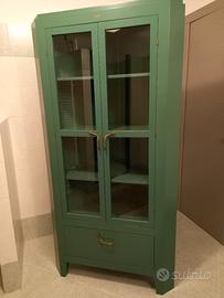 Mobile angolo cantonale