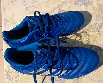 scarpe da calcio nuove n. 39