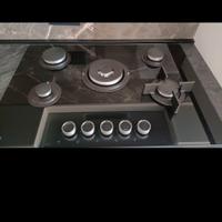 piano cottura Beko 5 fuochi in vetro nero