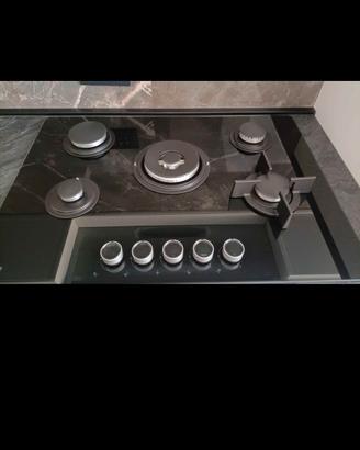 piano cottura Beko 5 fuochi in vetro nero