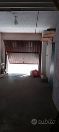 Box, garage solo ad uso autorimessa