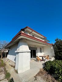 Villa a due piani - Parcheggio Gratuito