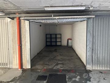 Via Enzo Ferrari adatto carico/scarico rimorchio