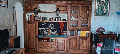 Mobile da soggiorno stile arte povera colore mogan