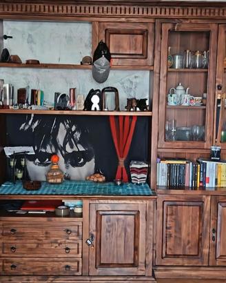 Mobile da soggiorno stile arte povera colore mogan