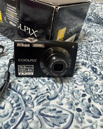 Fotocamera digitale Nikon Coolpix S3000 nera