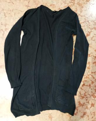 Cardigan nero in maglietta di cotone aperto 