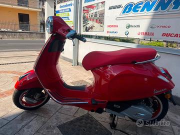 Vespa Primavera 125 EDEZIONE RED