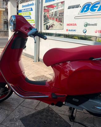 Vespa Primavera 125 EDEZIONE RED