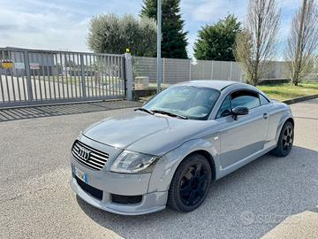 Audi TT 1.8T colore RS grigio nardo