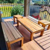 Tavoli panche e sedie in legno rovere