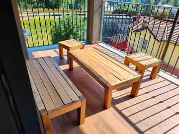 Tavoli panche e sedie in legno rovere