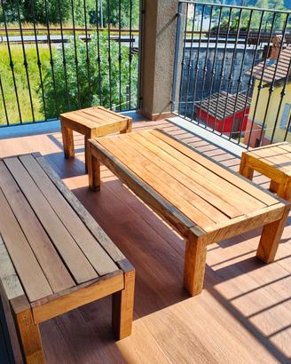 Tavoli panche e sedie in legno rovere