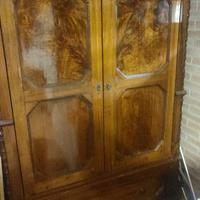 Mobile antico in legno