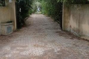 Terreno con villa monte oro