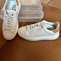 Scarpe bianche First Class