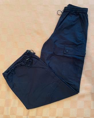 Pantaloni neri con tasconi